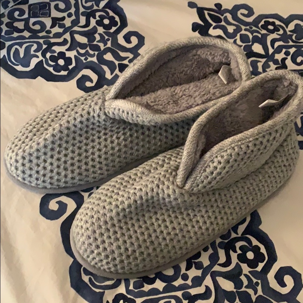 Deluxe by Dearfoams Slippers